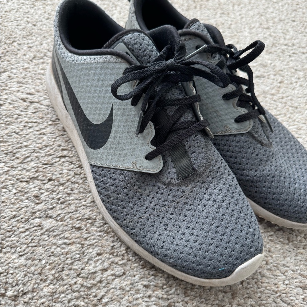 Nike Men's Black and Gray Sneakers